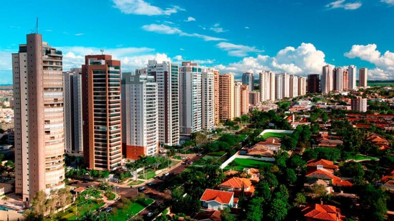 Cidade brasileira que já foi comparada a Califórnia está atraindo novos moradores por causa de sua qualidade de vida