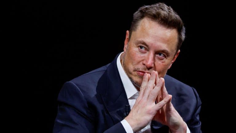 Exatamente quanto dinheiro cada pessoa na Terra receberia ao dividir a fortuna de Elon Musk após o acordo de US$ 1 trilhão da Tesla