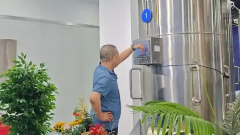 Homem enfrenta forte repercussão após congelar criogenicamente o corpo da esposa e anos depois encontrar um novo amor