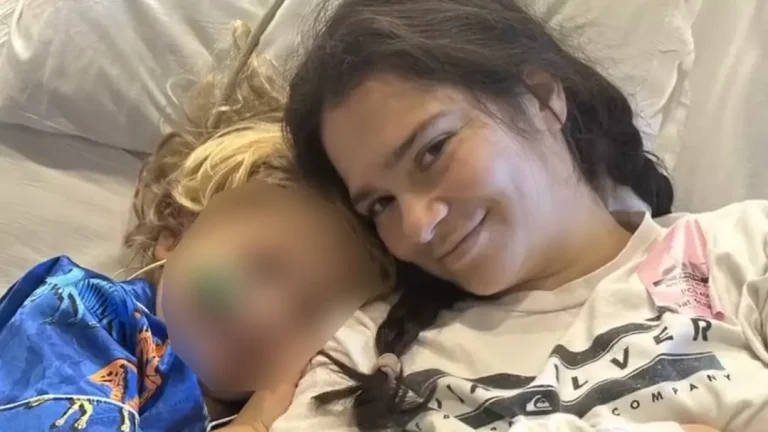 Mãe e filho de 4 anos são surpreendentemente diagnosticados com câncer no mesmo dia