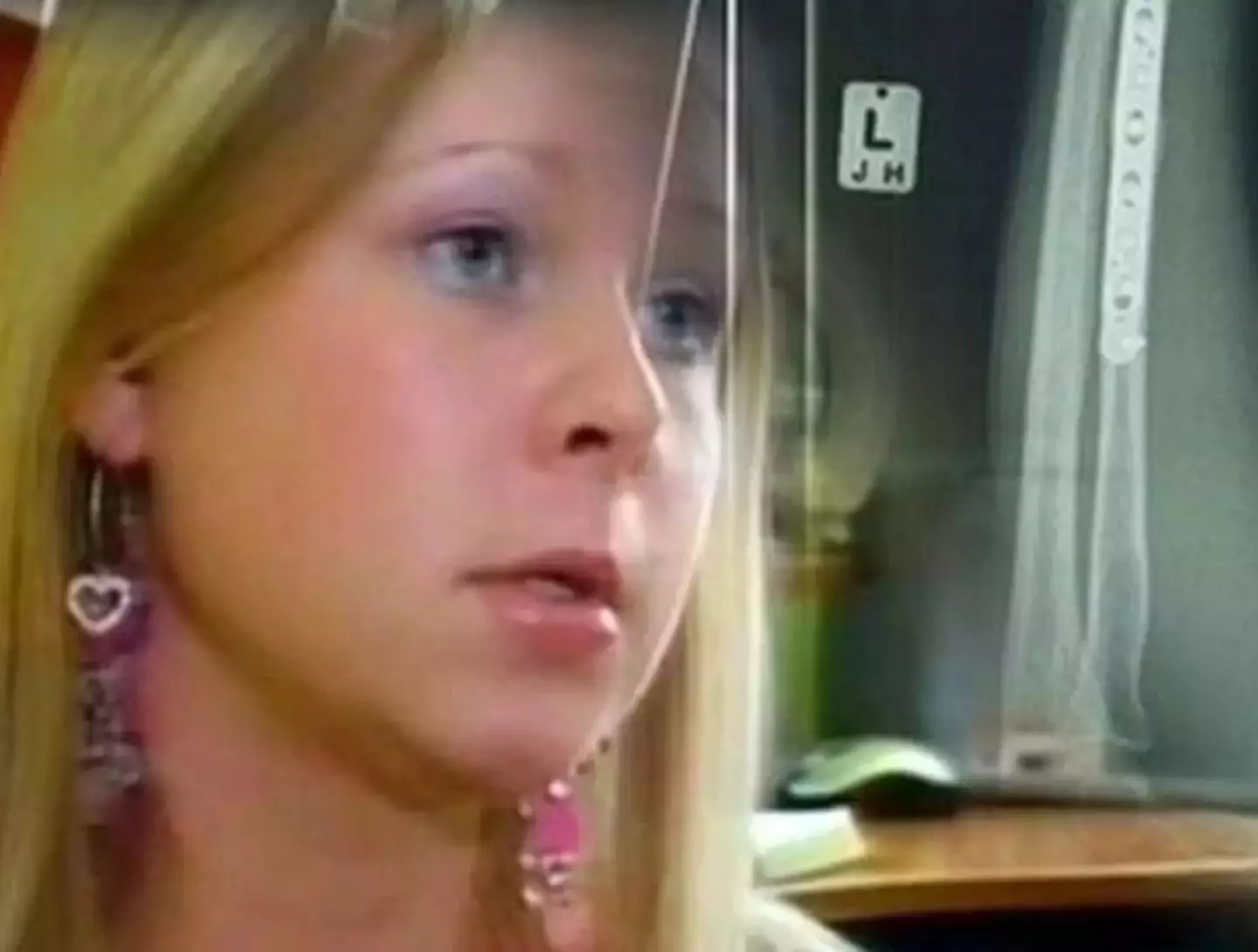 Existem 7 pessoas com "superpoderes da vida real" que os cientistas não conseguem explicar Natasha Demkina ficou conhecida como a “garota com olhos de raio X” (Facebook/Natasha Demkina - the girl with X-RAY EYES)
