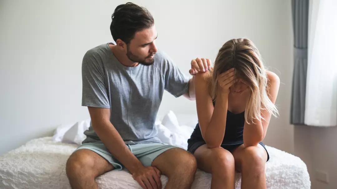 Especialista explica como acabar com o “phubbing” nos relacionamentos, já que o hábito está se tornando cada vez mais comum e levando a separações