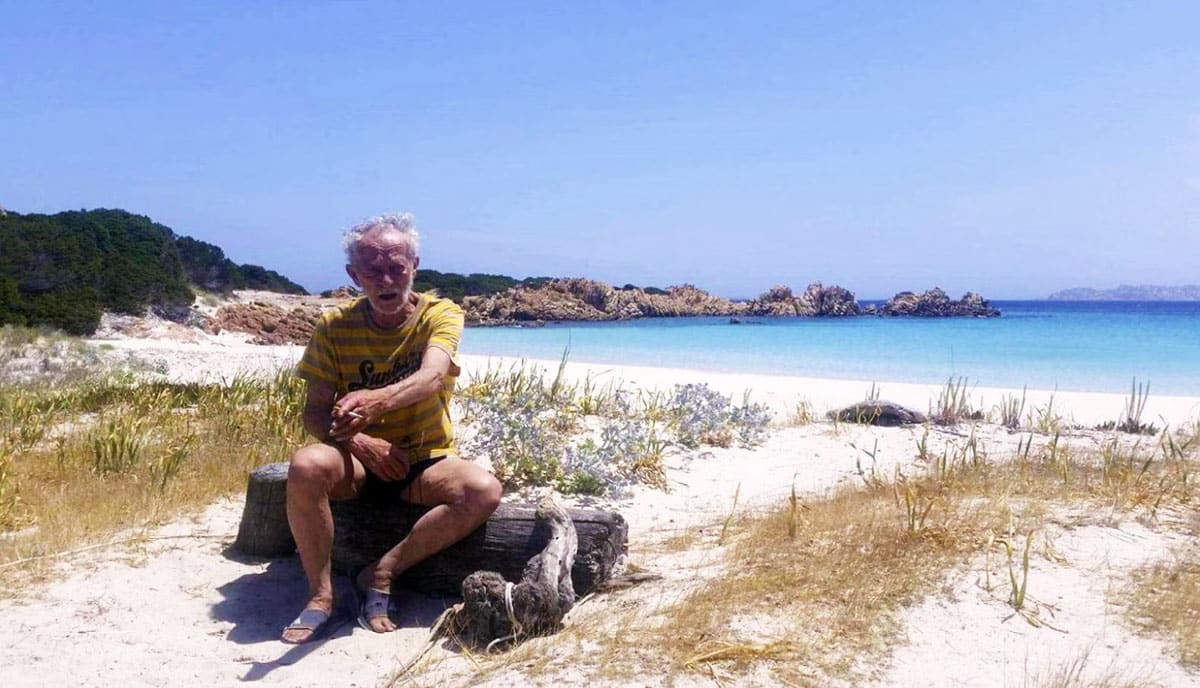Homem passou 32 anos sozinho em uma ilha porque não queria conversar com ninguém