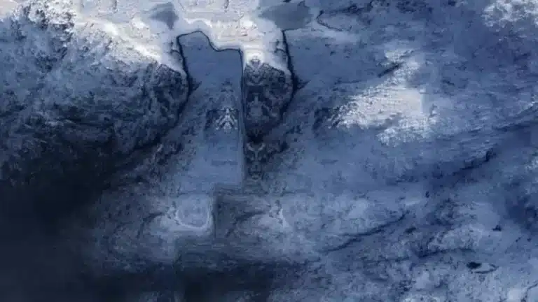 "Rosto demoníaco" visto nas montanhas no Google Maps está deixando as pessoas profundamente perturbadas