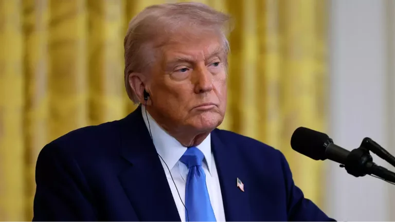 Casa Branca emite resposta contundente após Trump ser acusado de abusar sexualmente de meninas menores de idade em arquivos de Epstein recém-divulgados