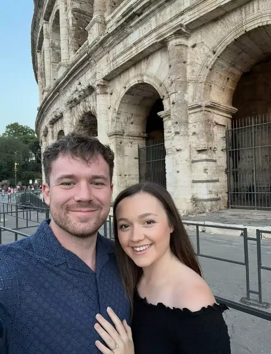 Chris Kirt começou a notar os sintomas durante uma viagem a Roma com sua futura noiva