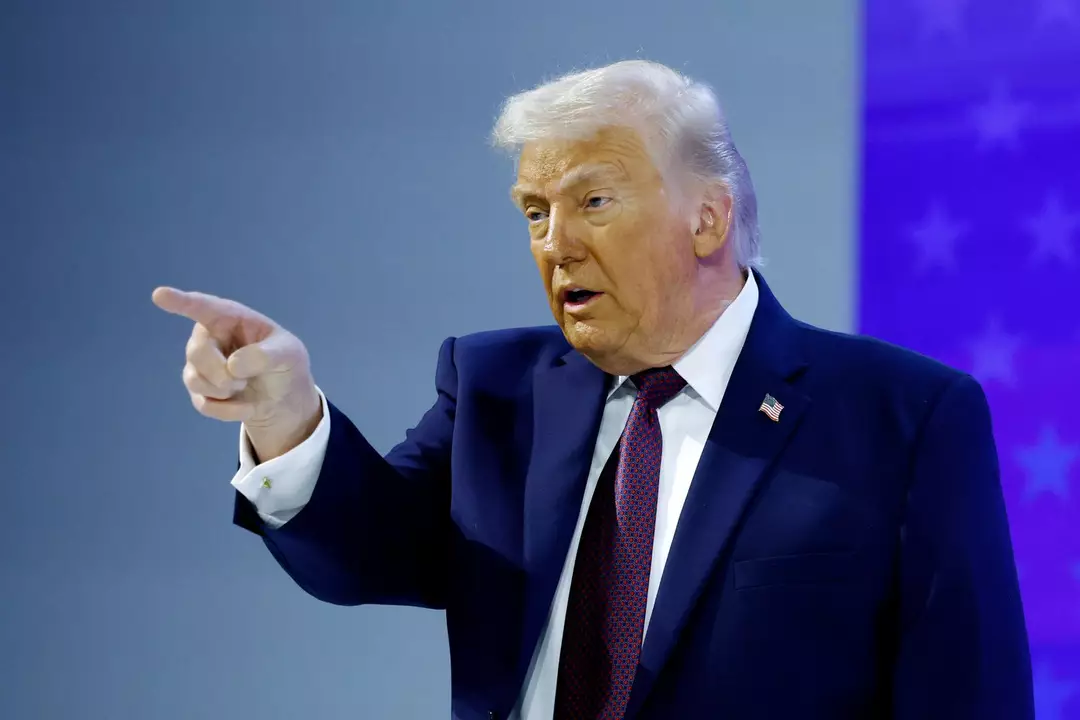 Mulher é presa após supostamente planejar o assassinato do presidente Trump