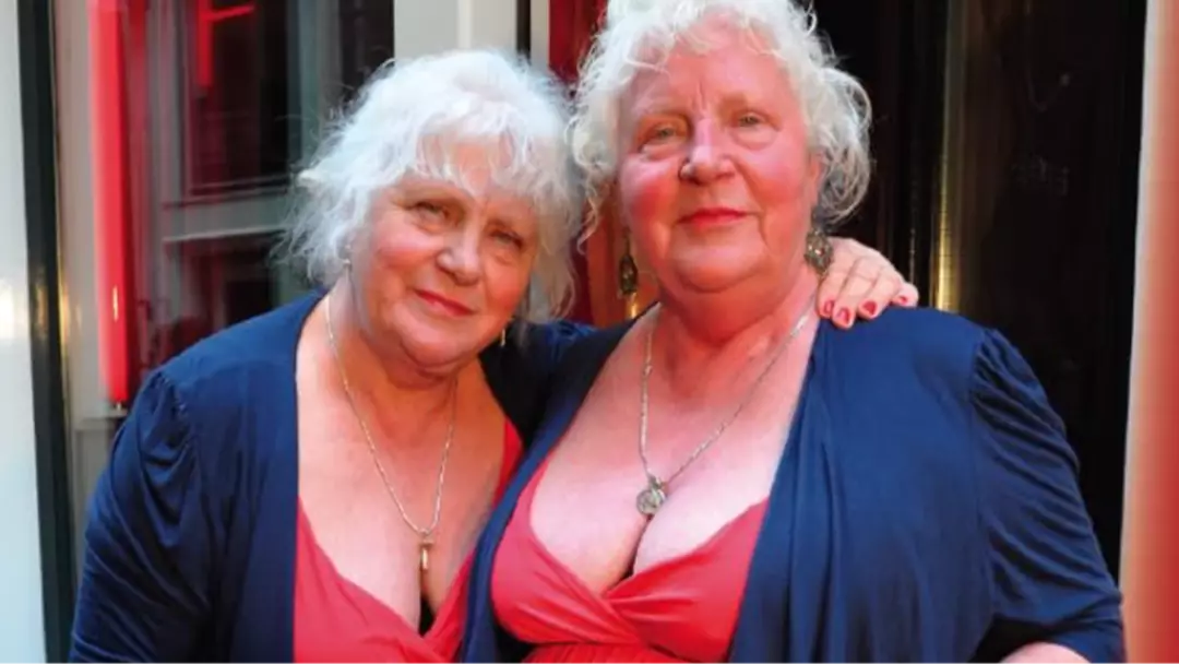 Gêmeas de 83 anos, conhecidas como as “profissionais do sexo mais velhas do mundo”, afirmam ter “atendido 355 mil homens” juntas