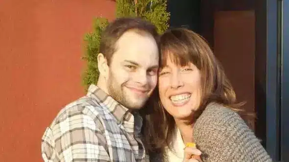 Homem casado deixou a esposa para iniciar um relacionamento com a própria mãe
