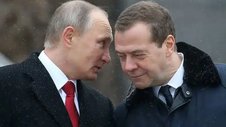 A Rússia afirma que a Terceira Guerra Mundial "sem dúvida começará" ao emitir um alerta preocupante aos "porcos" do Ocidente
