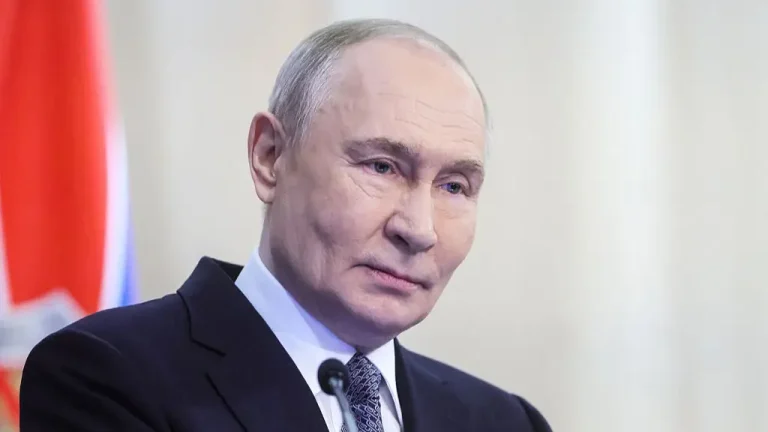 A Rússia testa sirenes de alerta da Terceira Guerra Mundial enquanto a TV estatal diz que eliminaria o Exército britânico em "semanas"