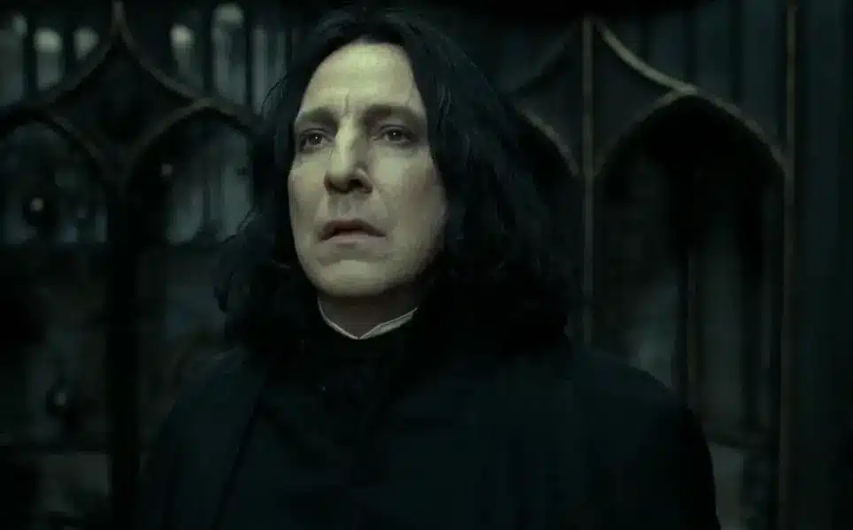 Alan Rickman interpretou Severus Snape na franquia de filmes Harry Potter