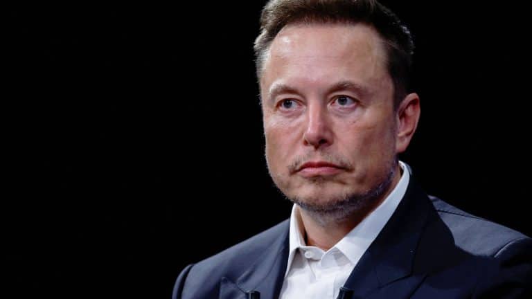 Elon Musk faz previsão preocupante que pode desencadear a catastrófica "Síndrome de Kessler"