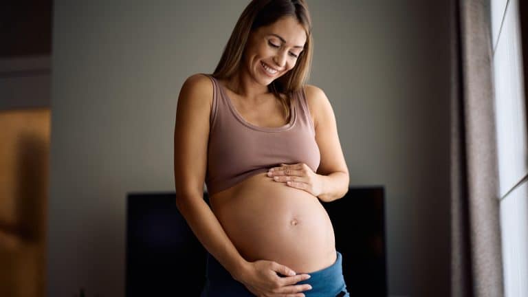 Juiz decide que é impossível determinar o pai do bebê após mulher ter relações com gêmeos idênticos