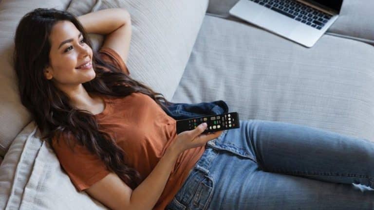 O que significa gostar de assistir filmes sozinhos?
