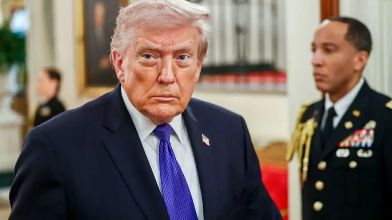 Trump alerta que o Irã será atingido com "destruição total e morte certa" após um pedido de desculpas inesperado