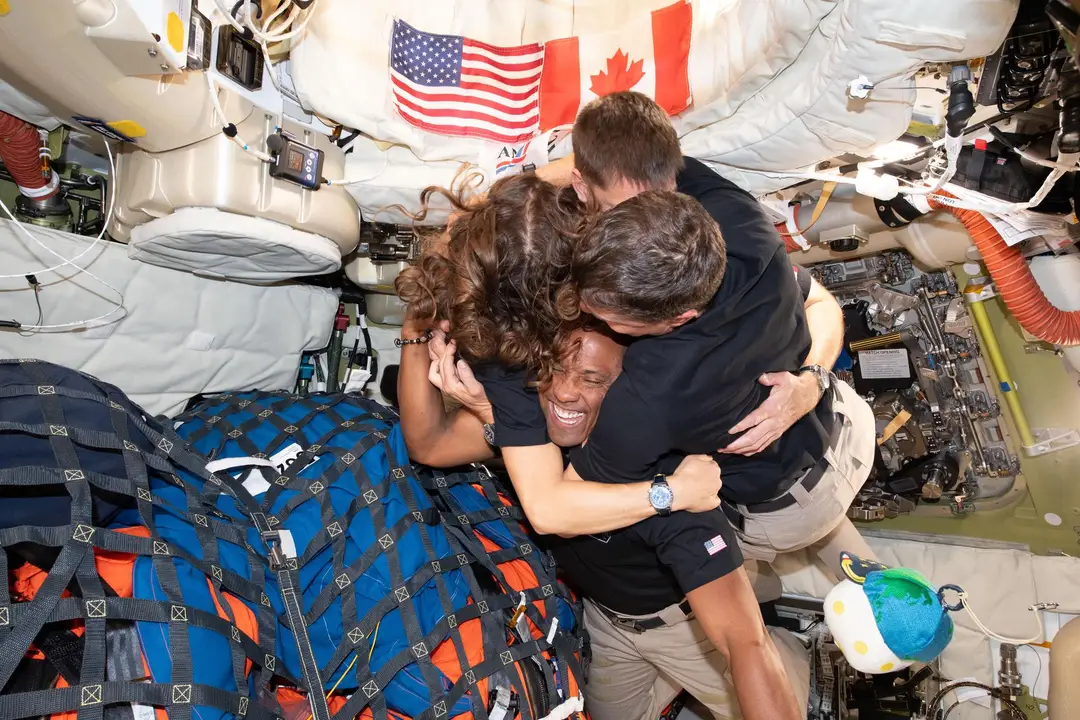 A tripulação da Artemis II está retornando após se tornar a primeira população a testemunhar o lado oculto da Lua (NASA).