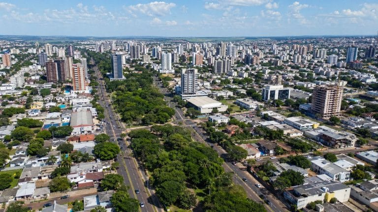 Cidade brasileira planejada chama atenção 99% de escolarização, parque ecológico gigante, avenidas de até 70 metros e deslocamentos curtos