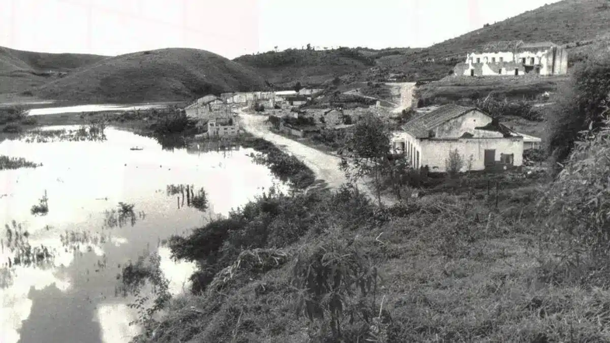 Cidade fantasma em São Paulo "renasce das cinzas" após nível da água abaixar Cidade foi inundada em 1969 para criar represa / Divulgação/Prefeitura de Igaratá