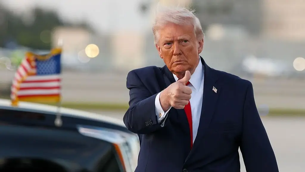 Donald Trump apresenta defesa inusitada por publicar imagem “blasfema” que depois foi apagada online