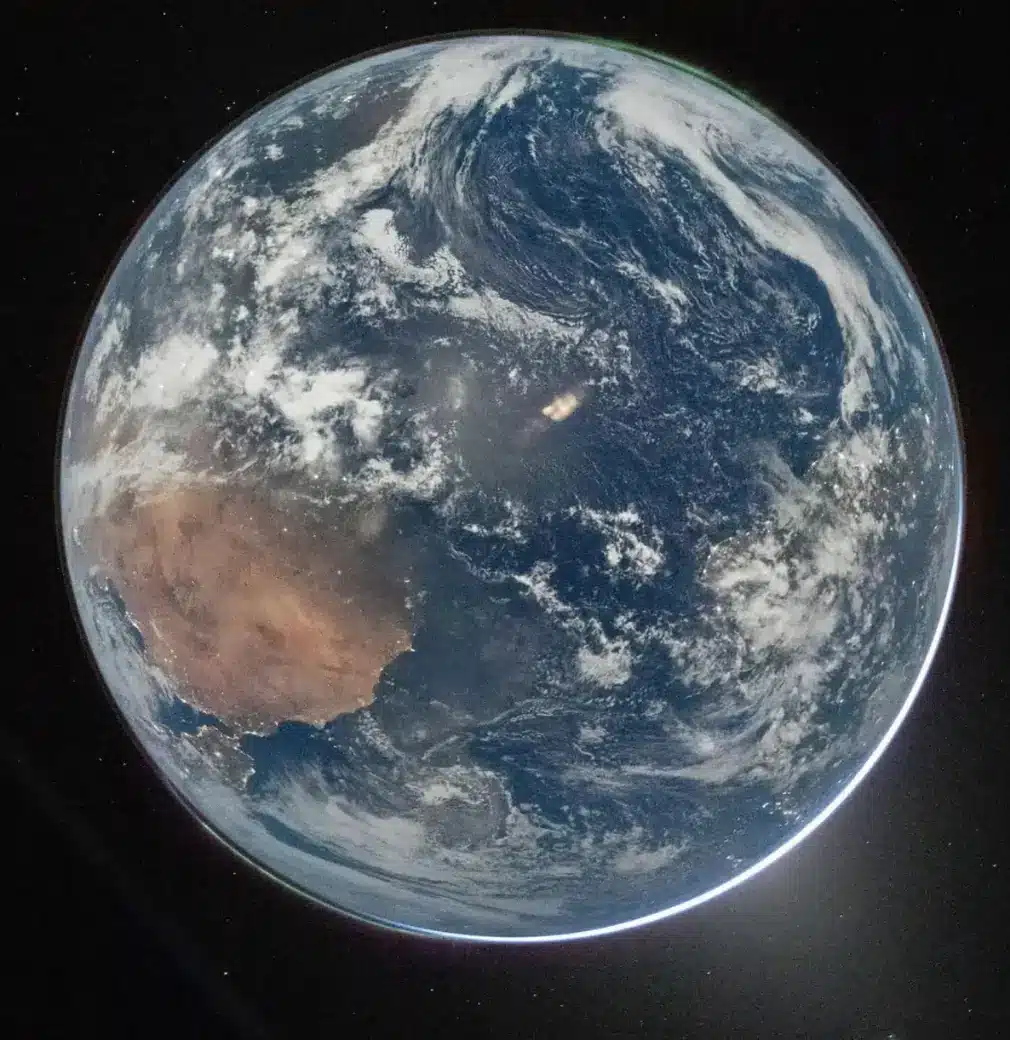Imagem da Terra capturada pela tripulação da Artemis II (NASA)