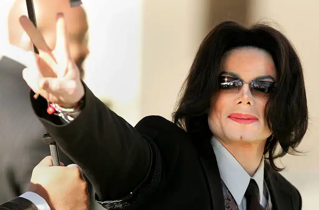 Michael Jackson morreu aos 50 anos, vítima de uma overdose.