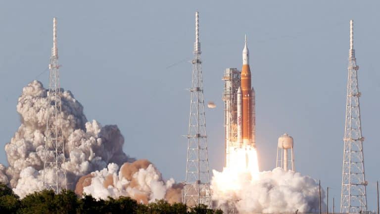 Tripulação da Artemis 2 será enviada de volta para casa por engenheiros um dia após o início da missão se uma tarefa de 345 segundos não puder ser concluída