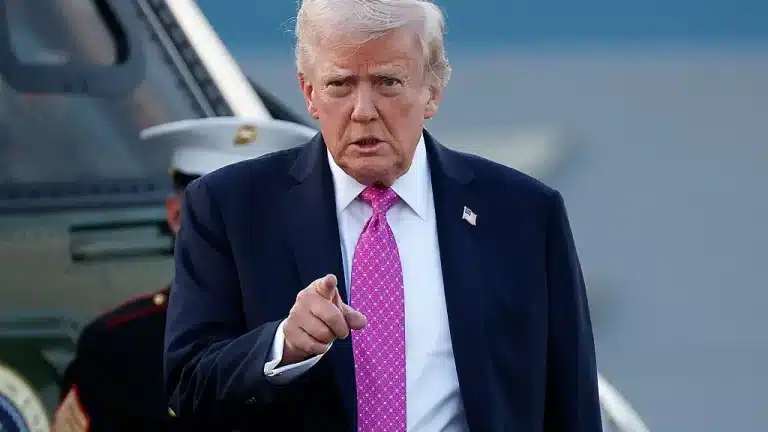 Trump ameaça "desabar o inferno" sobre o Irã ao dar um ultimato de 48 horas