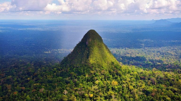 YouTuber revela pirâmide “impossível” que ninguém na Terra jamais poderá visitar