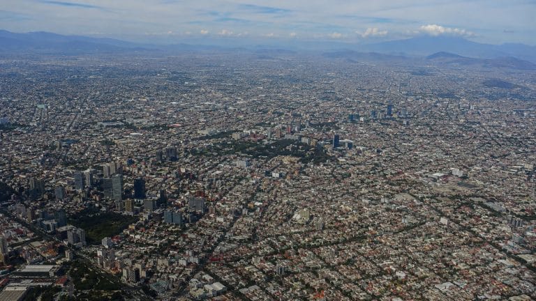 Uma das maiores cidades do mundo está afundando tão rapidamente que já é visível do espaço