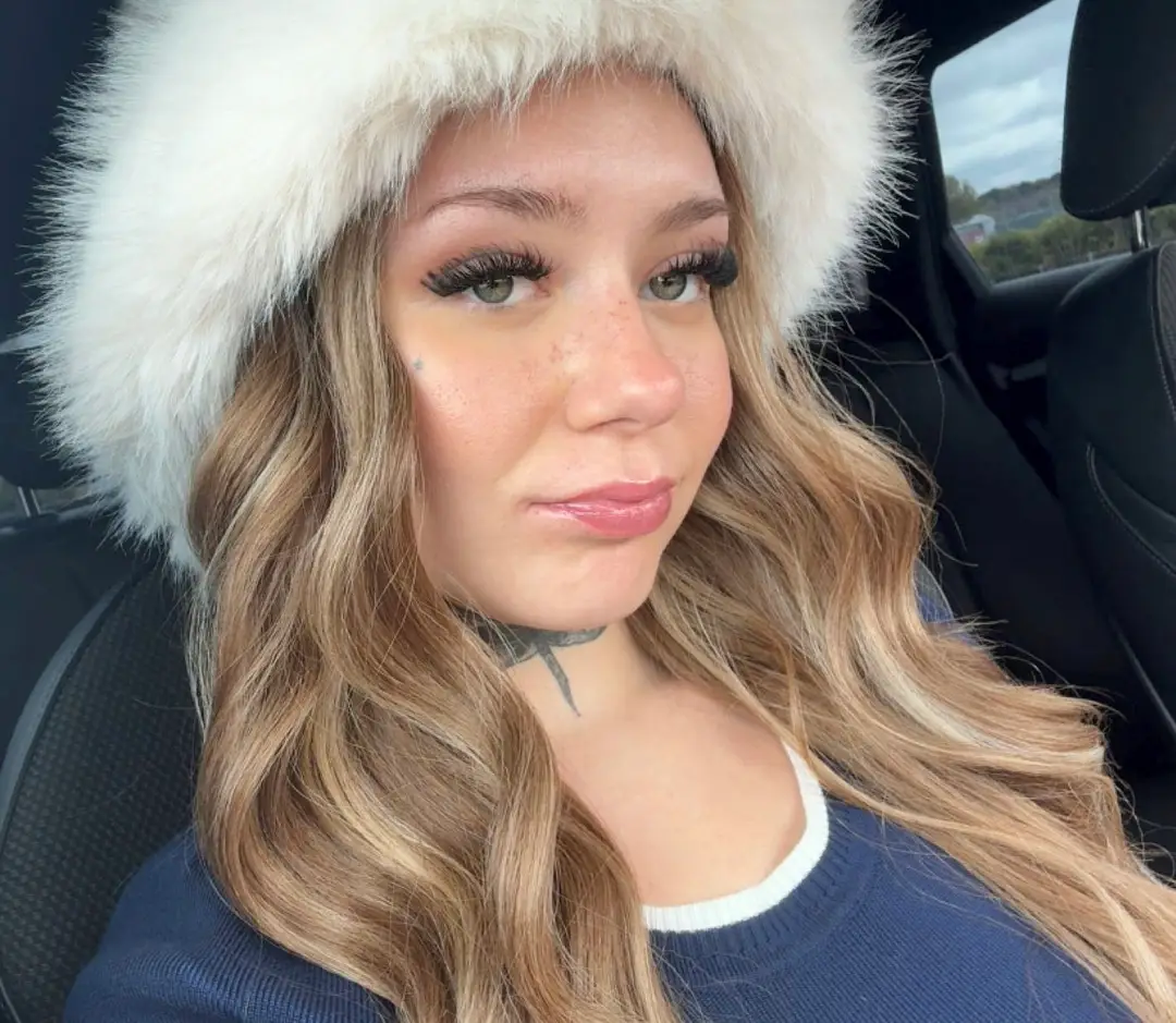 Kayley agora está pedindo às pessoas que não vaporizem (SWNS)