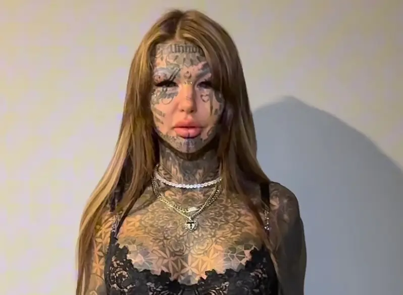 Os fãs geralmente conhecem a estrela como 'Dragon Girl'. (@amberluke.666/Instagram)