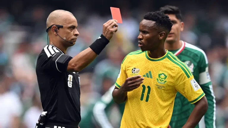 Por que os árbitros da Copa do Mundo estão usando uma câmera presa à cabeça?