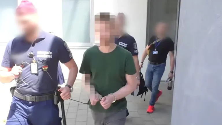 Homem é preso sob suspeita de roubar partes de corpos humanos de cemitérios após uma descoberta macabra